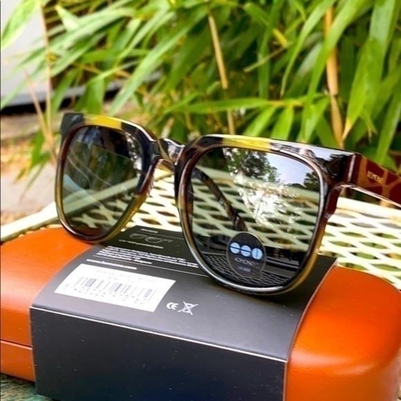 KOMONO Riviera Green Tortoise Sunglasses - Picture 10 of 16